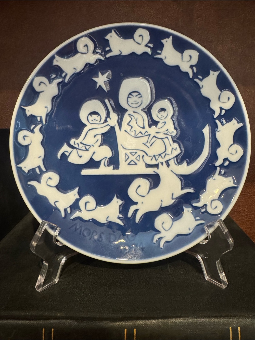 1974 Royal Copenhagen White Porcelain Mother's Day Wall Plaque - Picture 2 of 3